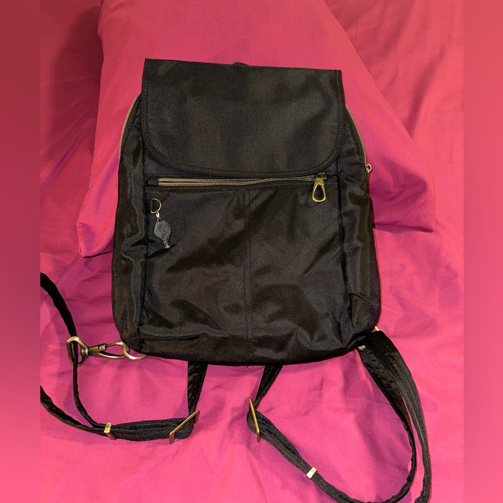Travelon anti-theft slim backpack